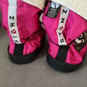 Toddler size winter booties